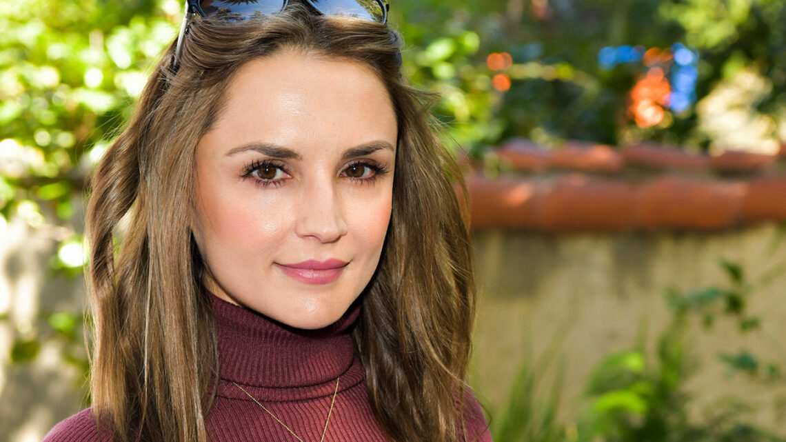 Rachael Leigh Cook Net Worth, Bio, Career Highlights and Everything you should Know - ReadersFusion